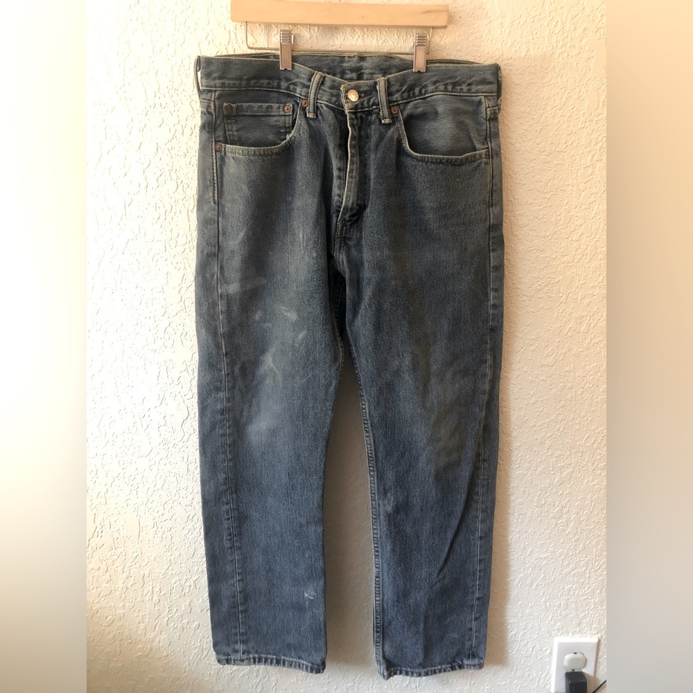 Vintage Levi’s 505 W34 L30. Some areas of discoloration (see photos)